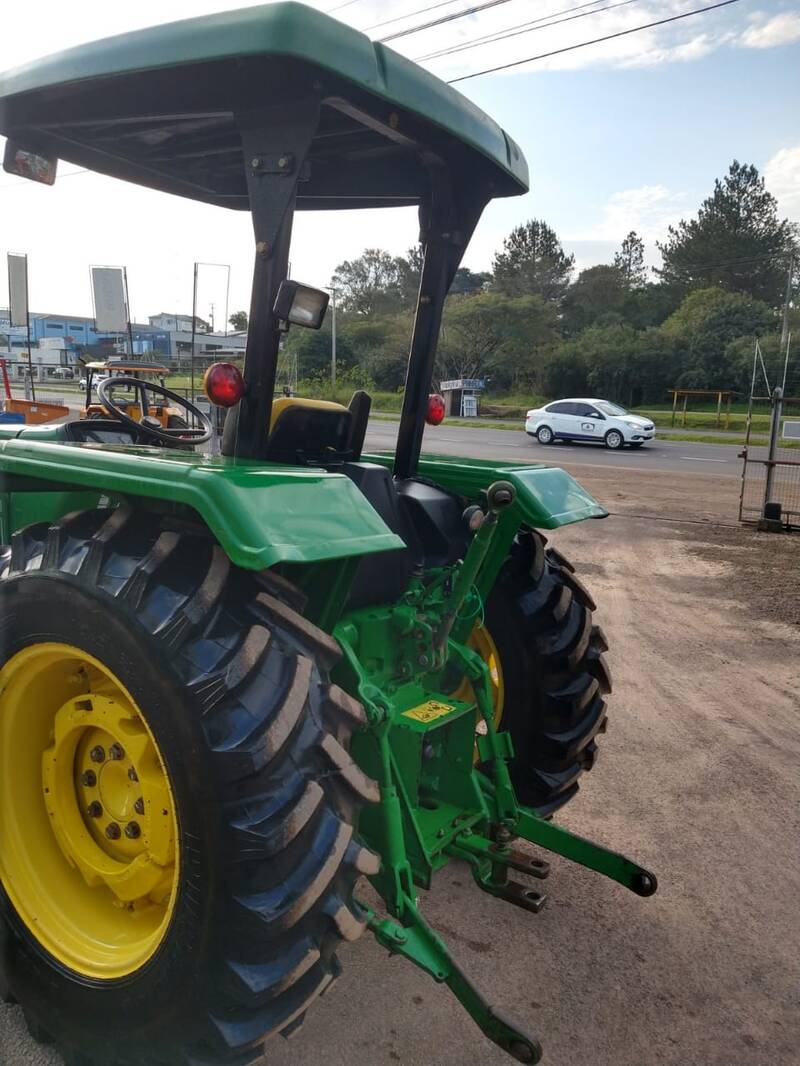 TRATOR JOHN DEERE 5303 - 4X4 - ANO 2010 - VENDIDO